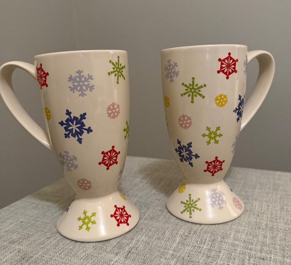 ❄️ Whittard of Chelsea Snowflake Footed Mugs Sleddin’ Hill 2005 – Set of 2